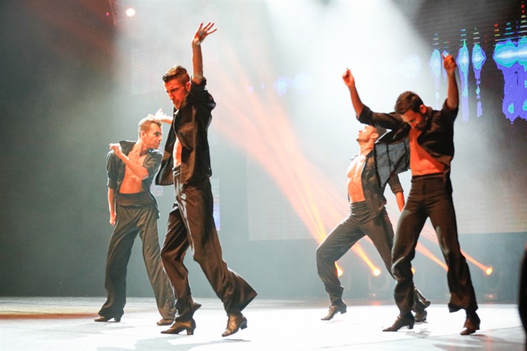 Tribe Dance Hold Your Dream 